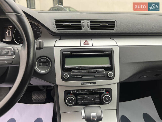 Серый Фольксваген Пассат, объемом двигателя 1.8 л и пробегом 141 тыс. км за 7500 $, фото 22 на Automoto.ua