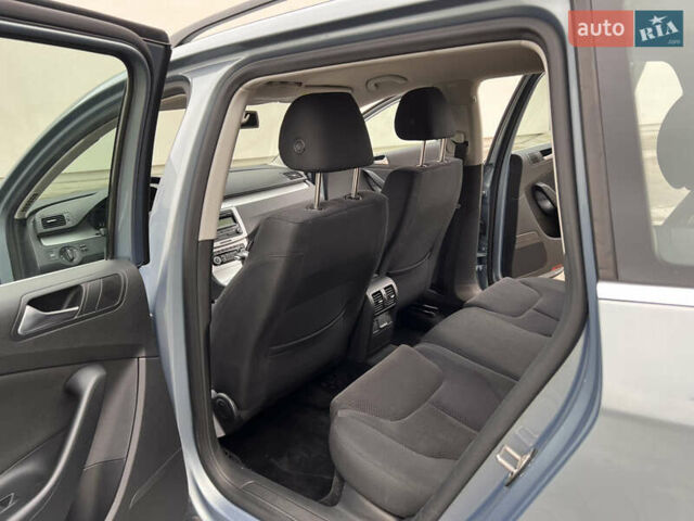 Серый Фольксваген Пассат, объемом двигателя 1.8 л и пробегом 141 тыс. км за 7500 $, фото 11 на Automoto.ua