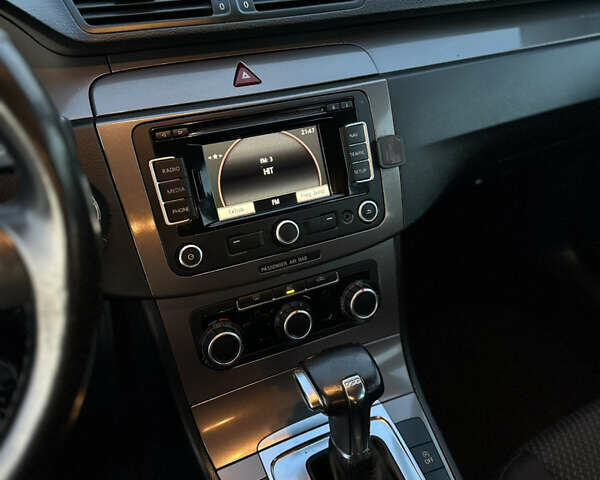 Сірий Фольксваген Пассат, об'ємом двигуна 1.4 л та пробігом 232 тис. км за 6800 $, фото 16 на Automoto.ua