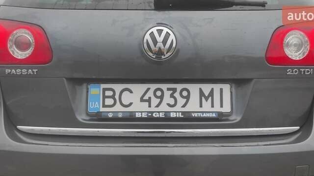 Серый Фольксваген Пассат, объемом двигателя 2 л и пробегом 212 тыс. км за 7400 $, фото 12 на Automoto.ua