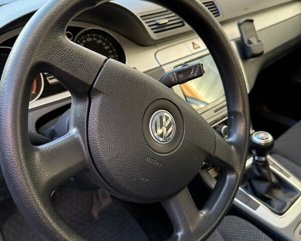 Серый Фольксваген Пассат, объемом двигателя 1.4 л и пробегом 239 тыс. км за 5450 $, фото 8 на Automoto.ua