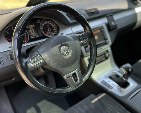 Серый Фольксваген Пассат, объемом двигателя 1.97 л и пробегом 325 тыс. км за 7699 $, фото 28 на Automoto.ua