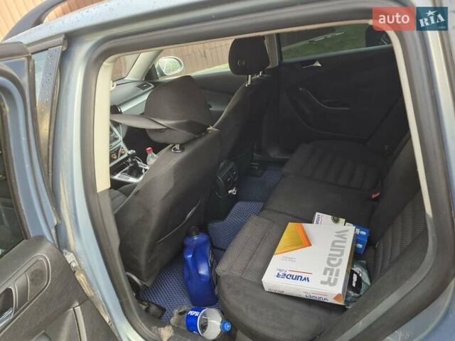 Серый Фольксваген Пассат, объемом двигателя 2 л и пробегом 330 тыс. км за 6900 $, фото 4 на Automoto.ua