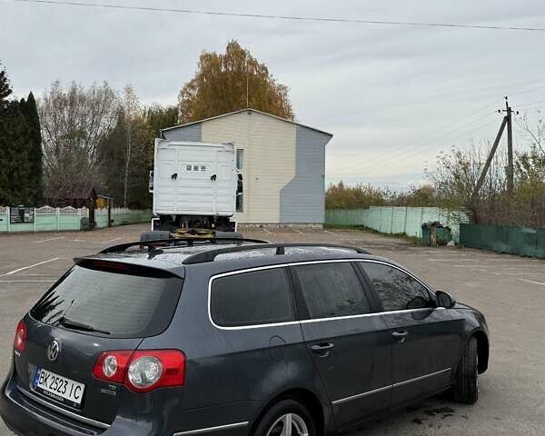 Серый Фольксваген Пассат, объемом двигателя 1.6 л и пробегом 357 тыс. км за 7300 $, фото 9 на Automoto.ua