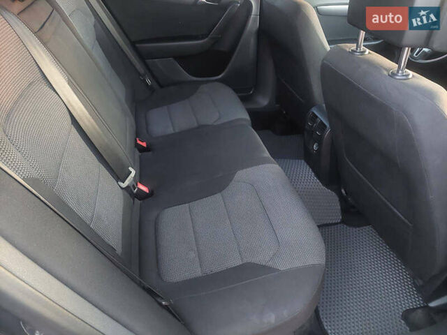 Серый Фольксваген Пассат, объемом двигателя 1.97 л и пробегом 271 тыс. км за 9500 $, фото 8 на Automoto.ua