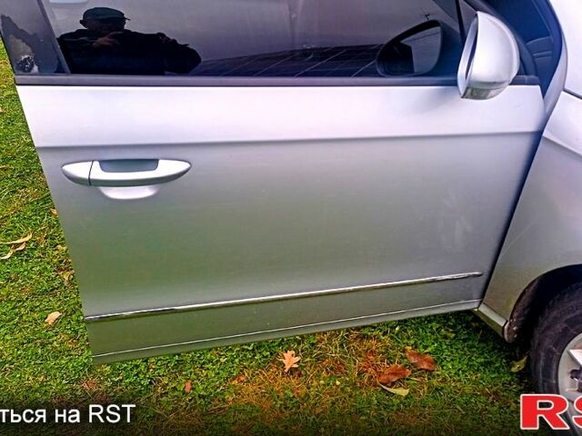 Фольксваген Пассат 2010 в Харькове на Automoto.ua Серый Фольксваген Пассат, объемом двигателя 1.6 л и пробегом 248 тыс. км за 5900 $, фото 2 на Automoto.ua