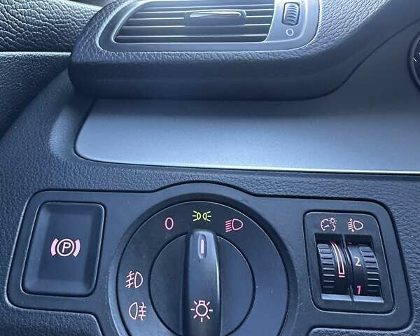 Серый Фольксваген Пассат, объемом двигателя 1.8 л и пробегом 216 тыс. км за 7400 $, фото 27 на Automoto.ua