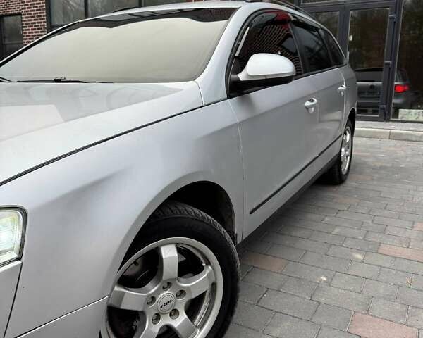 Серый Фольксваген Пассат, объемом двигателя 1.6 л и пробегом 350 тыс. км за 6300 $, фото 6 на Automoto.ua