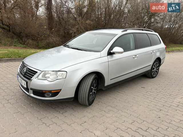 Серый Фольксваген Пассат, объемом двигателя 1.97 л и пробегом 305 тыс. км за 7000 $, фото 13 на Automoto.ua