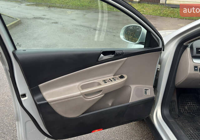 Серый Фольксваген Пассат, объемом двигателя 1.8 л и пробегом 320 тыс. км за 6500 $, фото 10 на Automoto.ua