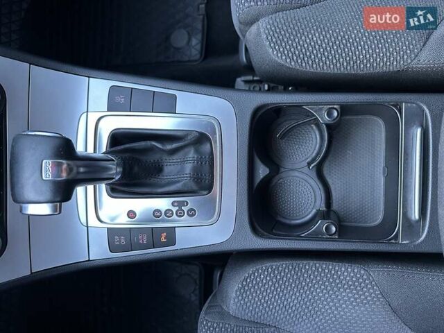 Серый Фольксваген Пассат, объемом двигателя 1.8 л и пробегом 216 тыс. км за 7400 $, фото 31 на Automoto.ua