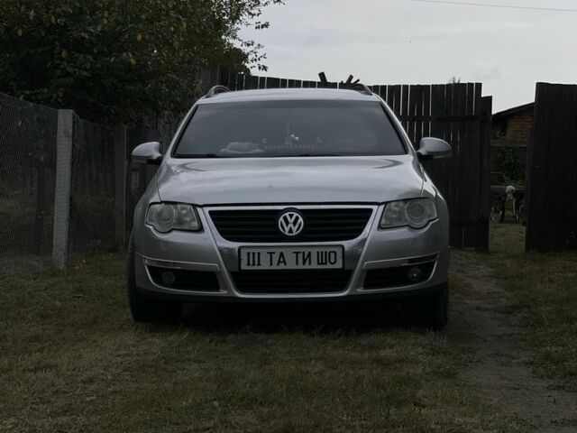 Серый Фольксваген Пассат, объемом двигателя 2 л и пробегом 220 тыс. км за 2980 $, фото 2 на Automoto.ua