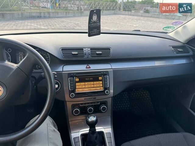 Сірий Фольксваген Пассат, об'ємом двигуна 1.4 л та пробігом 235 тис. км за 6400 $, фото 17 на Automoto.ua