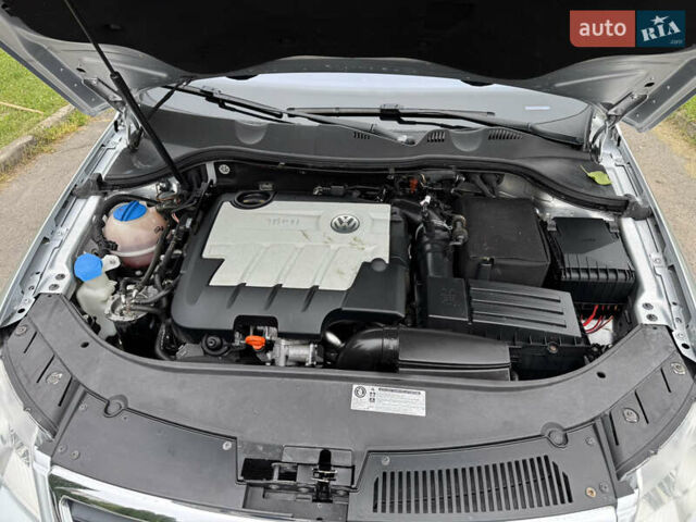 Серый Фольксваген Пассат, объемом двигателя 2 л и пробегом 236 тыс. км за 8800 $, фото 23 на Automoto.ua