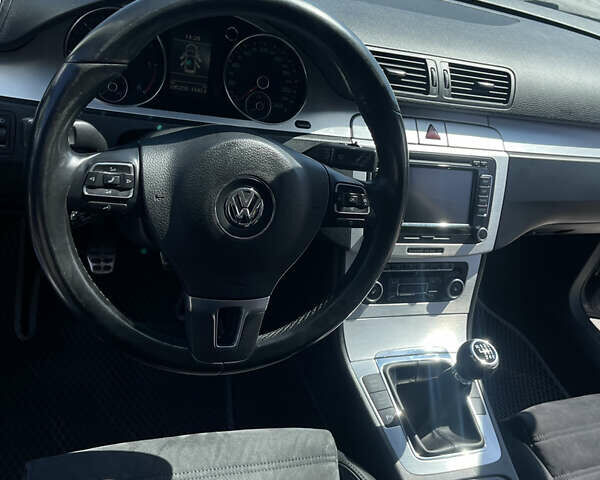 Серый Фольксваген Пассат, объемом двигателя 2 л и пробегом 302 тыс. км за 7300 $, фото 23 на Automoto.ua