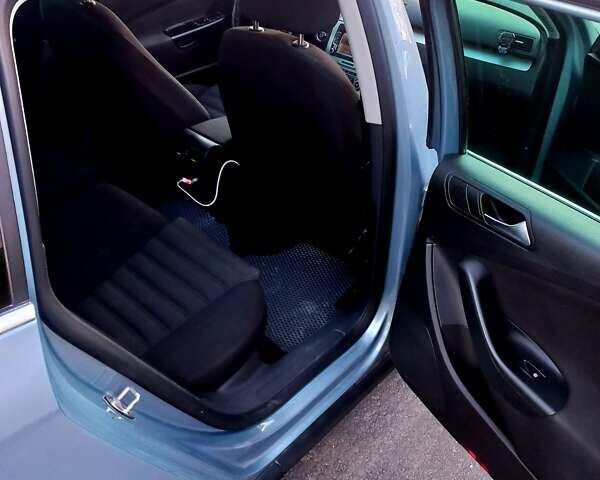 Фольксваген Пассат 2010 в Збараже на Automoto.ua Серый Фольксваген Пассат, объемом двигателя 1.6 л и пробегом 350 тыс. км за 6199 $, фото 15 на Automoto.ua