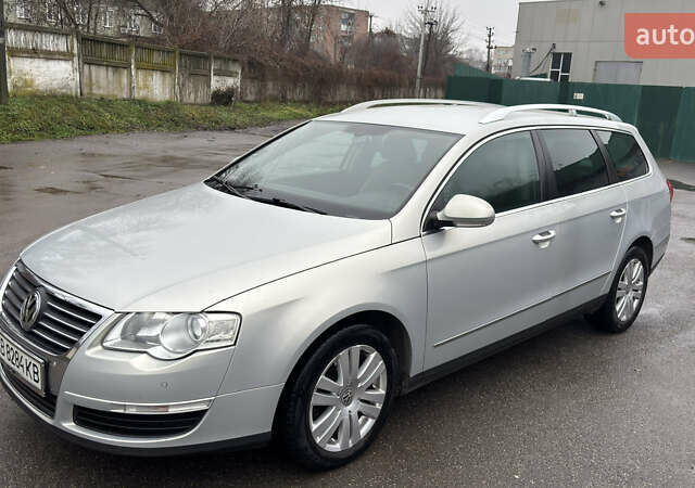 Серый Фольксваген Пассат, объемом двигателя 1.8 л и пробегом 320 тыс. км за 6100 $, фото 5 на Automoto.ua