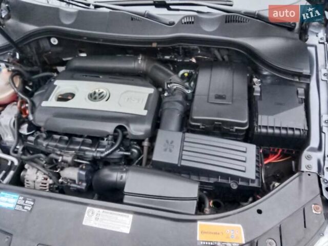 Серый Фольксваген Пассат, объемом двигателя 1.8 л и пробегом 210 тыс. км за 7850 $, фото 49 на Automoto.ua