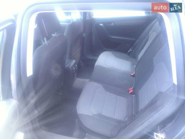 Сірий Фольксваген Пассат, об'ємом двигуна 1.6 л та пробігом 279 тис. км за 8500 $, фото 6 на Automoto.ua