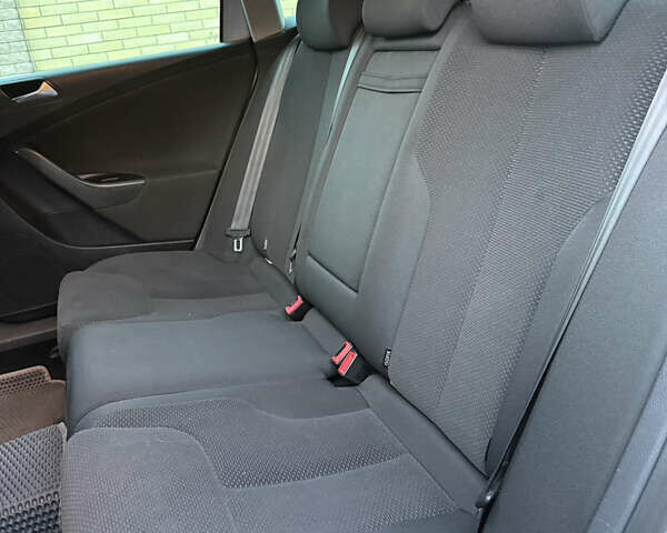 Фольксваген Пассат 2010 в Виннице на Automoto.ua Серый Фольксваген Пассат, объемом двигателя 1.97 л и пробегом 260 тыс. км за 6899 $, фото 25 на Automoto.ua