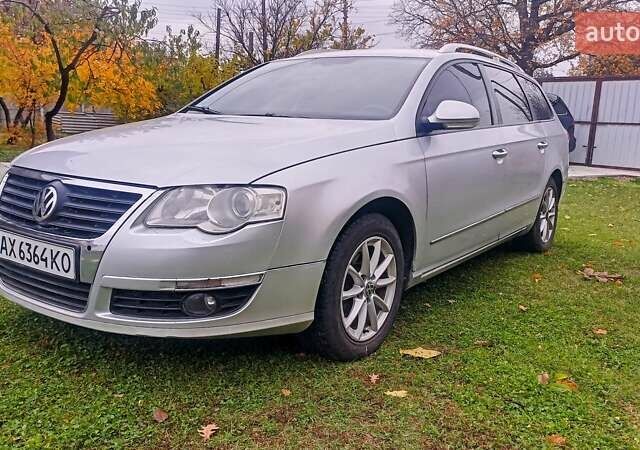 Серый Фольксваген Пассат, объемом двигателя 1.6 л и пробегом 248 тыс. км за 5900 $, фото 1 на Automoto.ua