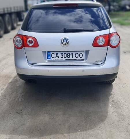 Серый Фольксваген Пассат, объемом двигателя 1.97 л и пробегом 208 тыс. км за 8200 $, фото 1 на Automoto.ua