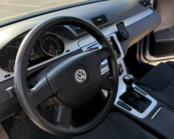 Серый Фольксваген Пассат, объемом двигателя 1.4 л и пробегом 239 тыс. км за 5450 $, фото 10 на Automoto.ua