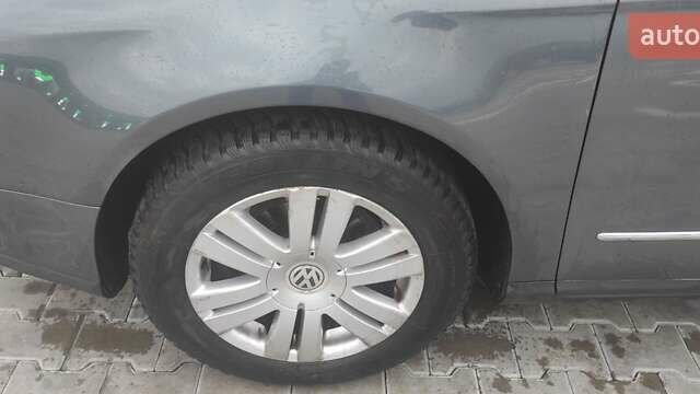 Серый Фольксваген Пассат, объемом двигателя 2 л и пробегом 212 тыс. км за 7400 $, фото 5 на Automoto.ua
