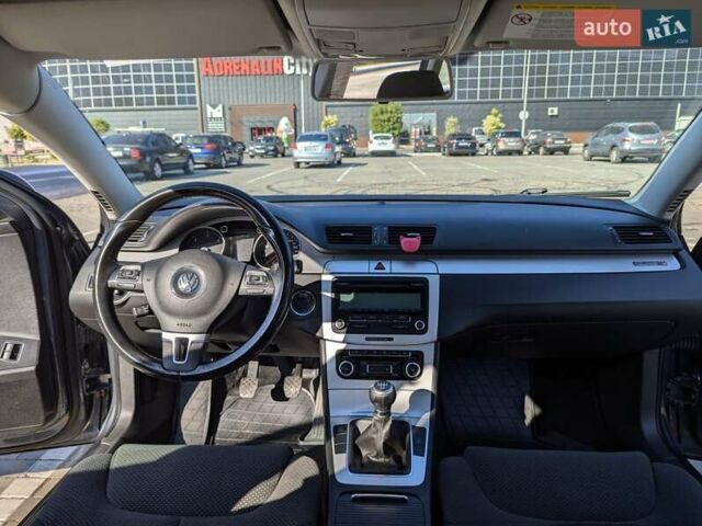 Сірий Фольксваген Пассат, об'ємом двигуна 1.6 л та пробігом 235 тис. км за 5900 $, фото 3 на Automoto.ua