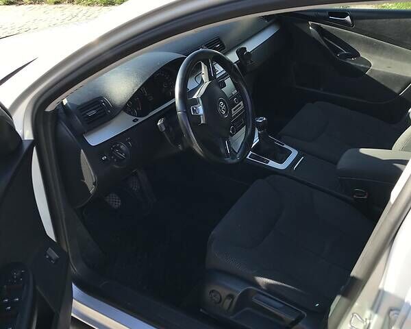 Сірий Фольксваген Пассат, об'ємом двигуна 1.6 л та пробігом 218 тис. км за 9478 $, фото 7 на Automoto.ua