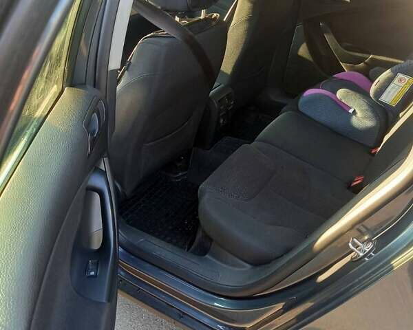 Сірий Фольксваген Пассат, об'ємом двигуна 2 л та пробігом 275 тис. км за 6600 $, фото 2 на Automoto.ua