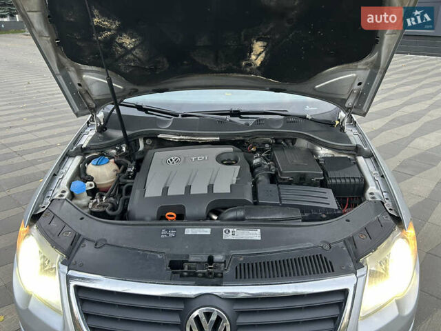 Сірий Фольксваген Пассат, об'ємом двигуна 1.6 л та пробігом 244 тис. км за 5750 $, фото 19 на Automoto.ua