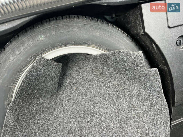 Серый Фольксваген Пассат, объемом двигателя 1.97 л и пробегом 302 тыс. км за 7900 $, фото 5 на Automoto.ua