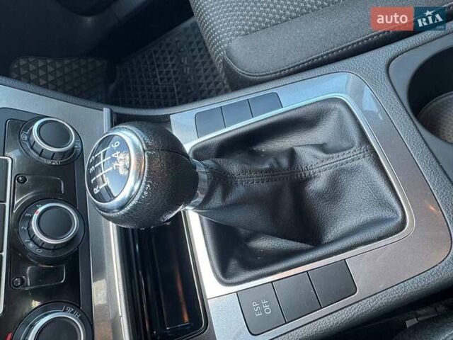 Сірий Фольксваген Пассат, об'ємом двигуна 1.4 л та пробігом 235 тис. км за 6400 $, фото 14 на Automoto.ua