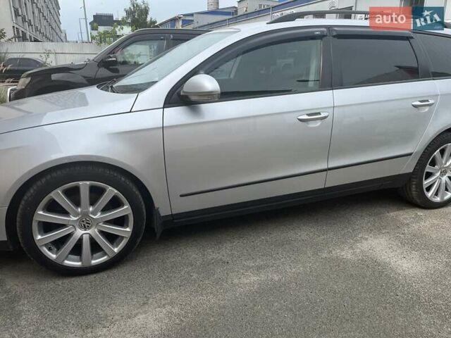 Серый Фольксваген Пассат, объемом двигателя 1.8 л и пробегом 250 тыс. км за 7500 $, фото 12 на Automoto.ua