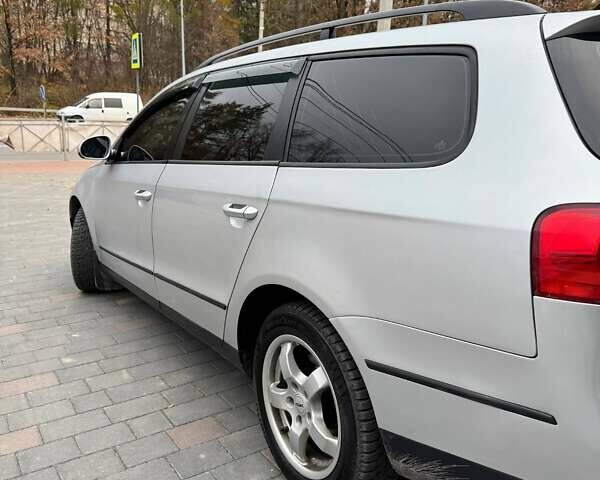 Серый Фольксваген Пассат, объемом двигателя 1.6 л и пробегом 350 тыс. км за 6200 $, фото 10 на Automoto.ua