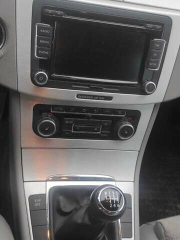 Серый Фольксваген Пассат, объемом двигателя 2 л и пробегом 212 тыс. км за 7400 $, фото 16 на Automoto.ua