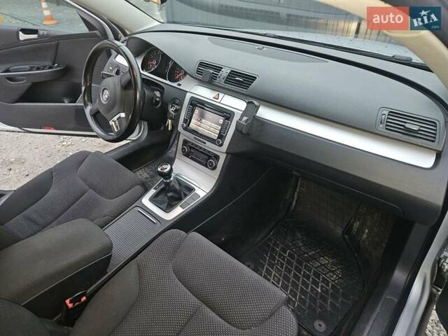 Серый Фольксваген Пассат, объемом двигателя 1.4 л и пробегом 232 тыс. км за 6900 $, фото 12 на Automoto.ua