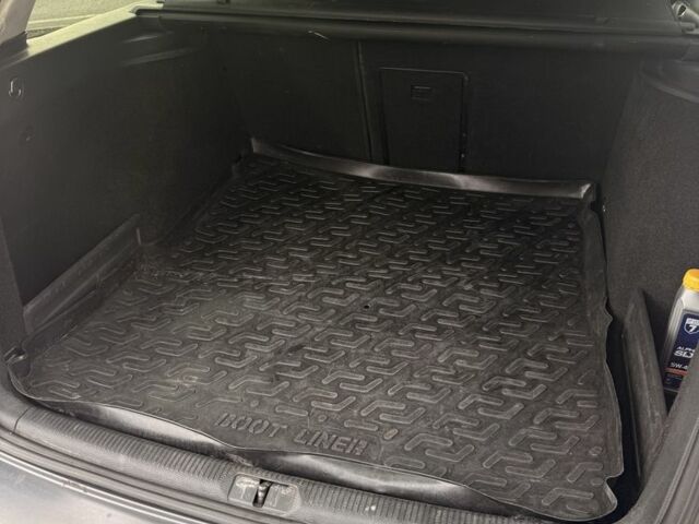 Серый Фольксваген Пассат, объемом двигателя 1.6 л и пробегом 337 тыс. км за 5900 $, фото 6 на Automoto.ua