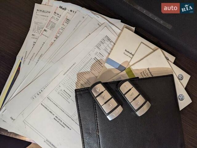 Серый Фольксваген Пассат, объемом двигателя 1.97 л и пробегом 235 тыс. км за 7500 $, фото 26 на Automoto.ua