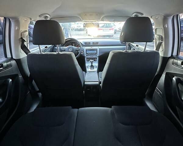 Серый Фольксваген Пассат, объемом двигателя 1.8 л и пробегом 216 тыс. км за 7400 $, фото 14 на Automoto.ua