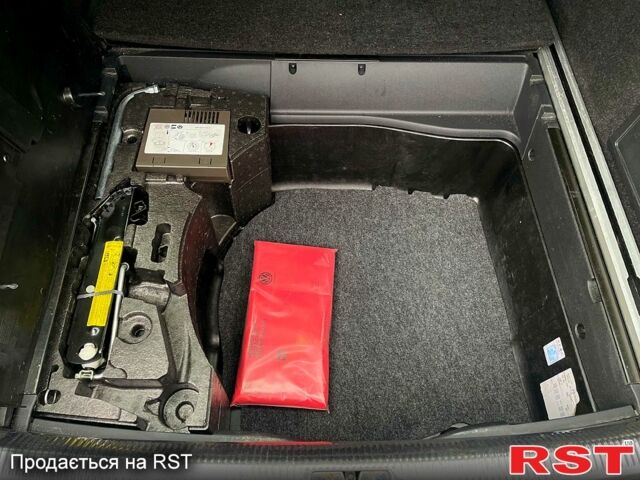 Серый Фольксваген Пассат, объемом двигателя 1.6 л и пробегом 286 тыс. км за 8890 $, фото 6 на Automoto.ua