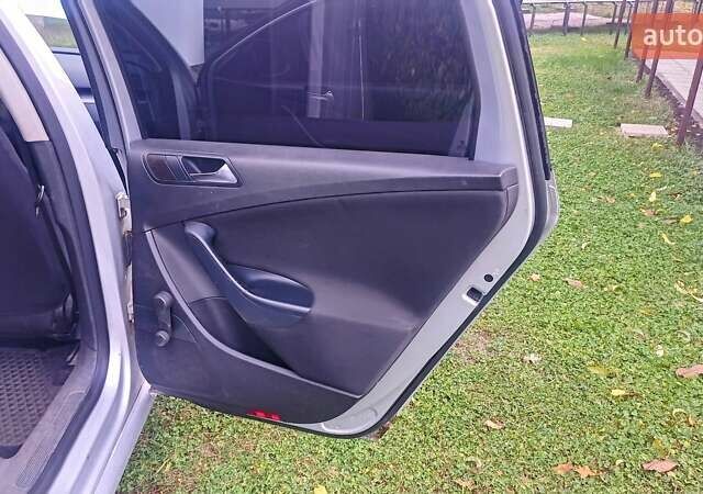 Серый Фольксваген Пассат, объемом двигателя 1.6 л и пробегом 248 тыс. км за 5900 $, фото 9 на Automoto.ua