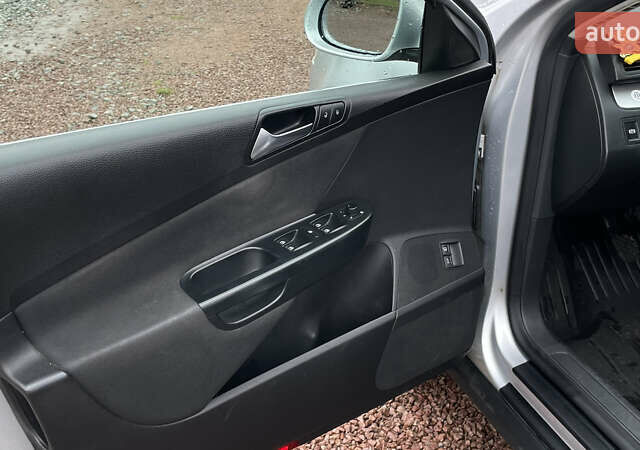 Серый Фольксваген Пассат, объемом двигателя 1.6 л и пробегом 245 тыс. км за 6500 $, фото 18 на Automoto.ua