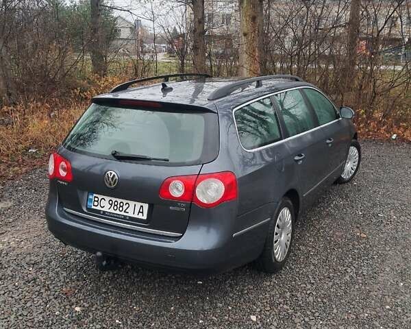 Серый Фольксваген Пассат, объемом двигателя 1.6 л и пробегом 232 тыс. км за 8136 $, фото 3 на Automoto.ua