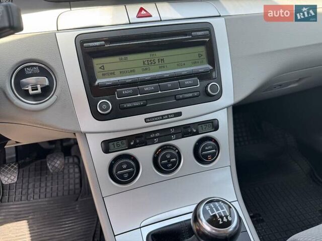 Серый Фольксваген Пассат, объемом двигателя 1.4 л и пробегом 200 тыс. км за 6500 $, фото 13 на Automoto.ua