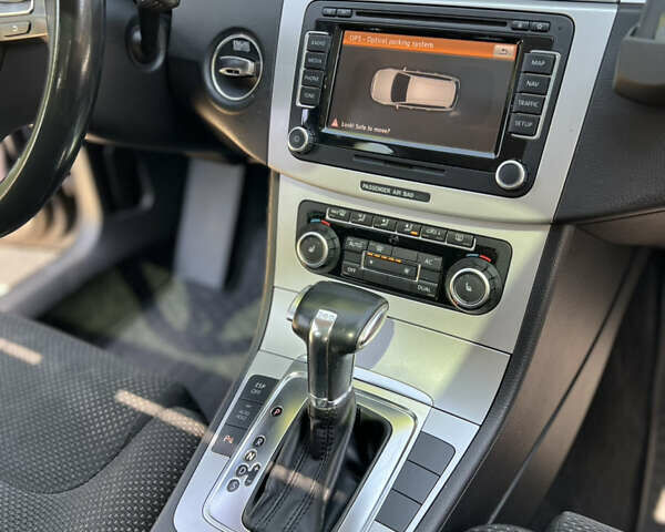 Серый Фольксваген Пассат, объемом двигателя 1.97 л и пробегом 325 тыс. км за 7699 $, фото 35 на Automoto.ua