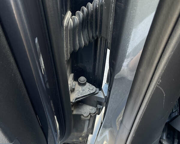 Серый Фольксваген Пассат, объемом двигателя 2 л и пробегом 302 тыс. км за 7300 $, фото 27 на Automoto.ua