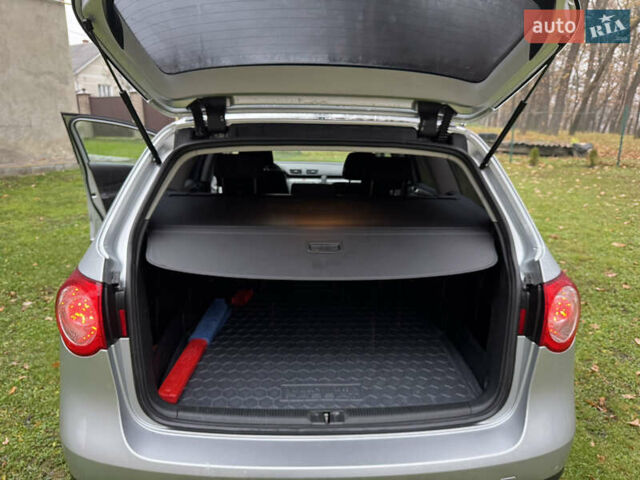 Серый Фольксваген Пассат, объемом двигателя 1.6 л и пробегом 286 тыс. км за 7250 $, фото 16 на Automoto.ua