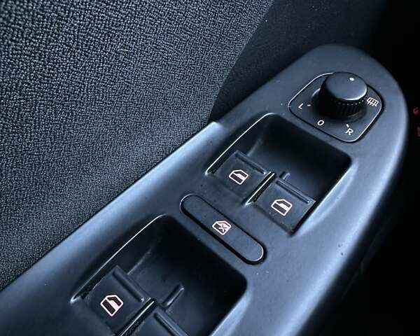 Серый Фольксваген Пассат, объемом двигателя 1.8 л и пробегом 216 тыс. км за 7400 $, фото 26 на Automoto.ua